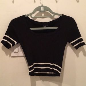fitted black crop top